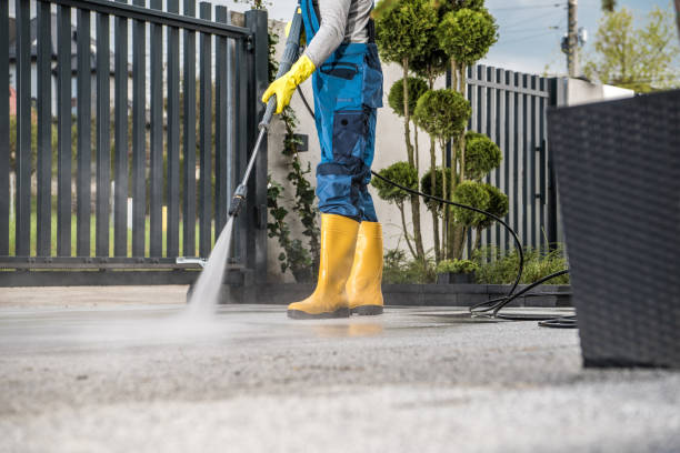 Best Deck Pressure Washing  in Breckinridge Center, KY
